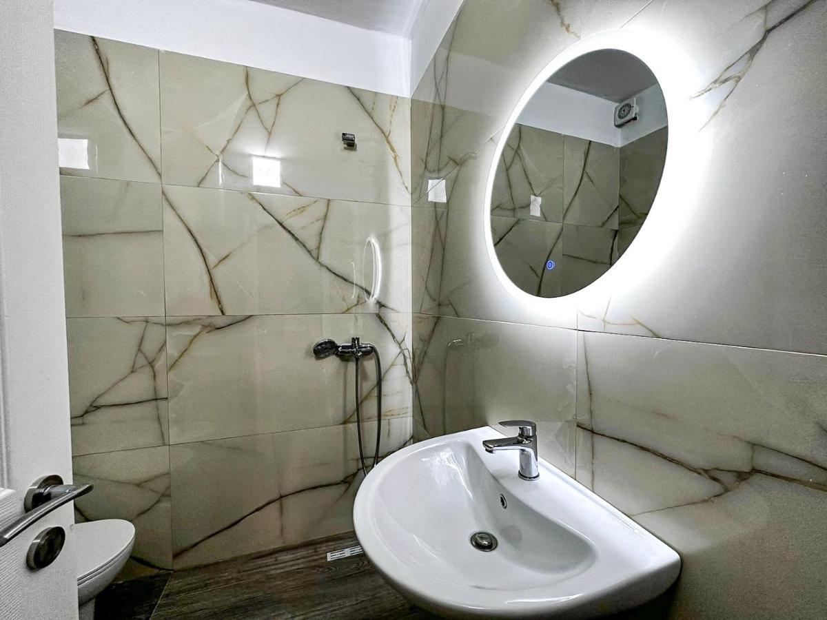 New Bazaar 1Bd Modern Apartment Tirana Exterior foto
